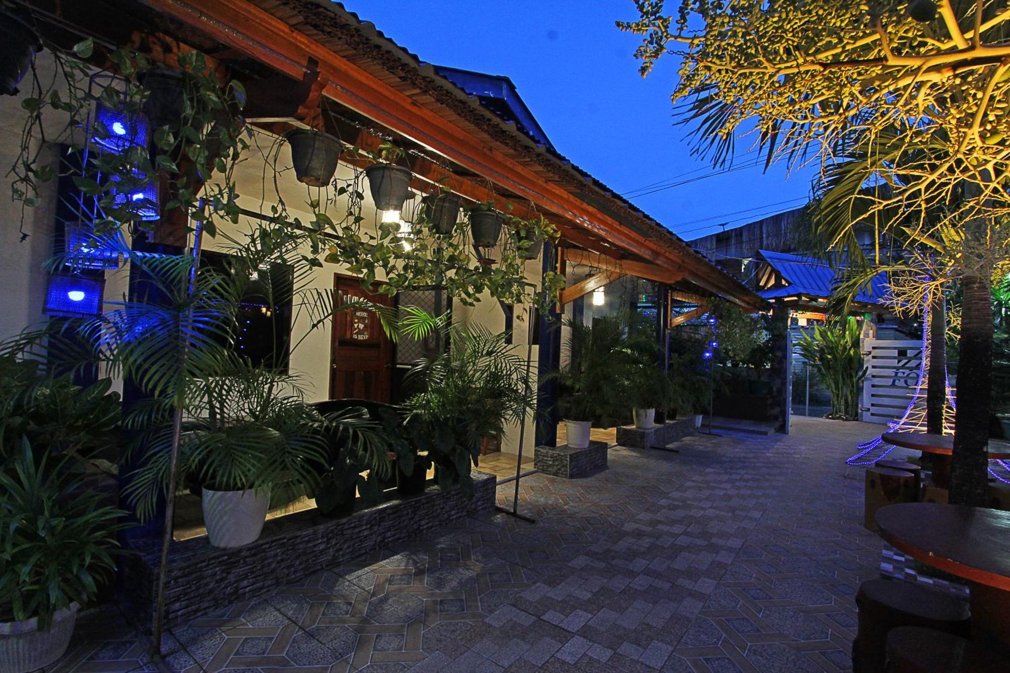Foxtail Siargao Island Guesthouse Генерал-Луна Экстерьер фото